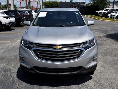 Used 2021 Chevrolet Equinox LT w/ Driver Convenience Package image 2