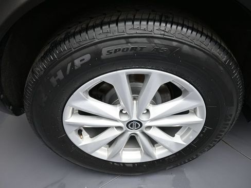 Used 2019 Nissan Rogue Sport SV w/ All-Weather Package AWD/4WD image 12