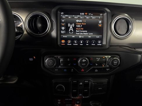 Used 2023 Jeep Wrangler Unlimited Rubicon 4xe w/ Cold Weather Group AWD/4WD image 18