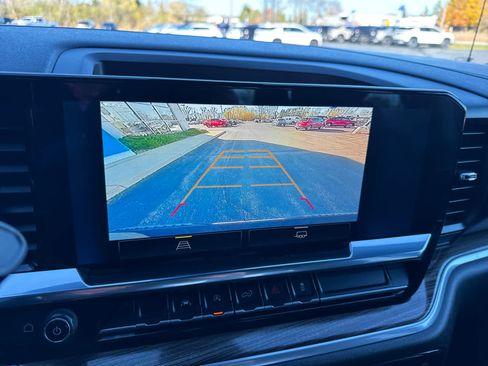 Used 2022 Chevrolet Silverado 1500 LT image 23