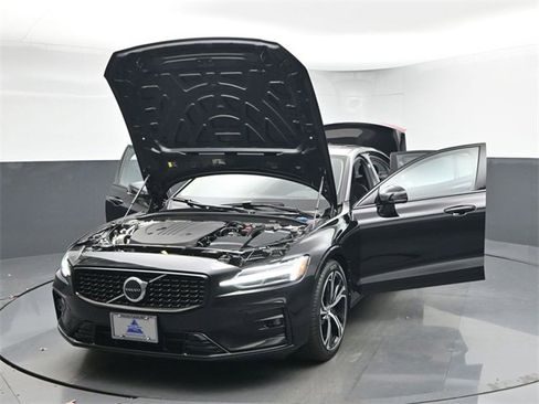 Used 2024 Volvo S60 B5 Ultimate image 52