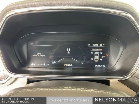 Used 2017 Lincoln Continental Select w/ Technology Package FWD image 45