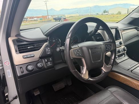 Used 2020 GMC Yukon XL Denali AWD/4WD image 13