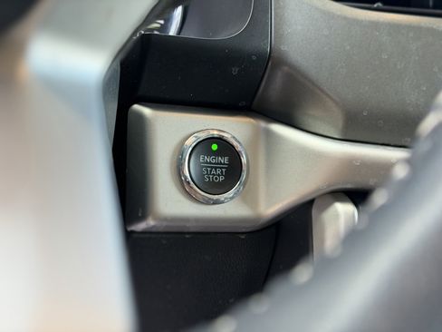 Used 2022 Ford Expedition Max XLT image 18