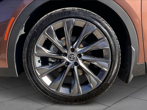 Used 2026 Toyota Crown Limited image 11