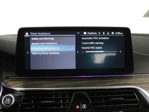 Used 2023 BMW 530e w/ M Sport Package image 29