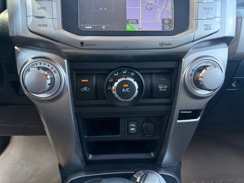 Used 2015 Toyota 4Runner SR5 AWD/4WD image 12
