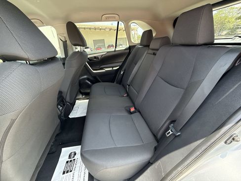 Used 2022 Toyota RAV4 LE FWD image 24