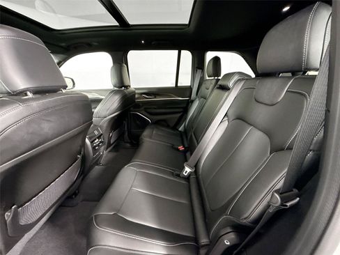 Used 2026 Jeep Grand Cherokee Limited AWD/4WD image 30