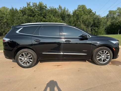 Used 2022 Buick Enclave Avenir w/ Avenir Technology Package image 6