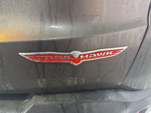 Used 2016 Jeep Renegade Trailhawk image 13