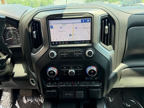 Used 2022 GMC Sierra 3500 Denali w/ Denali Ultimate Package AWD/4WD image 37