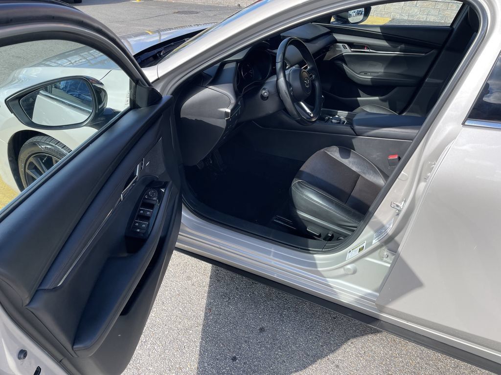 Used 2023 MAZDA MAZDA3 s FWD image 14