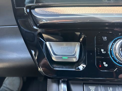 Used 2025 GMC Sierra 2500 Denali w/ Denali Reserve Package image 25