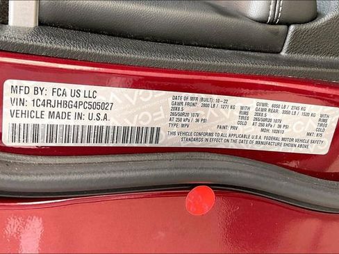Used 2023 Jeep Grand Cherokee Limited w/ Luxury Tech Group II AWD/4WD image 14