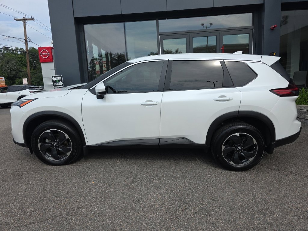 Certified 2026 Nissan Rogue SV AWD/4WD image 3