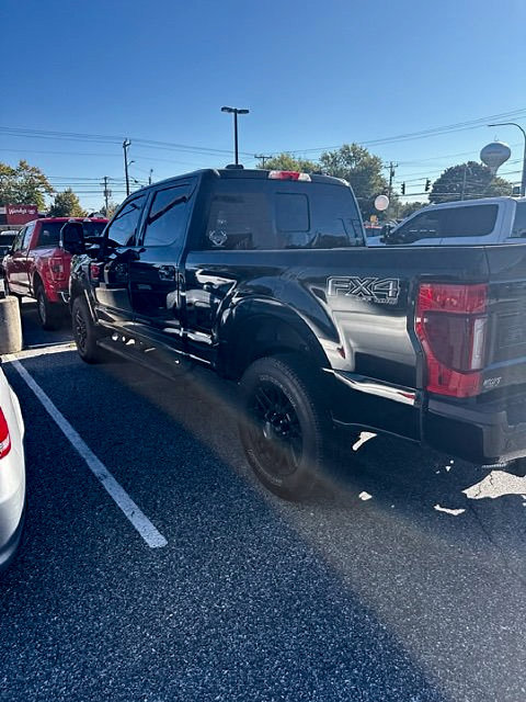 Used 2022 Ford F350 Lariat w/ Black Appearance Package AWD/4WD image 8