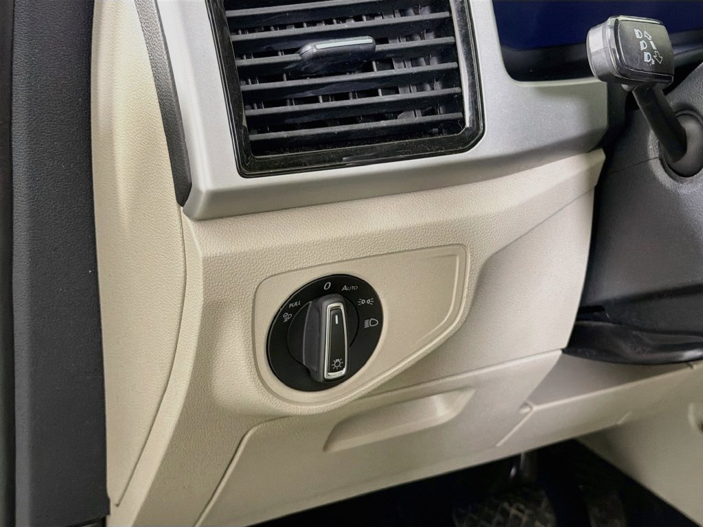 Used 2022 Volkswagen Atlas SE FWD image 12