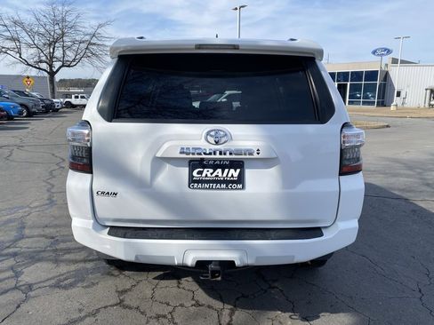 Used 2022 Toyota 4Runner SR5 image 6