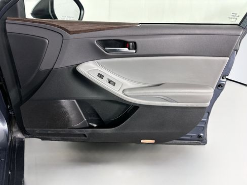 Used 2021 Toyota Avalon XLE image 30