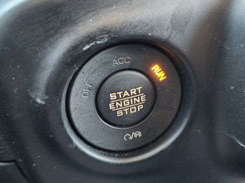 Used 2021 Jeep Gladiator Sport image 8