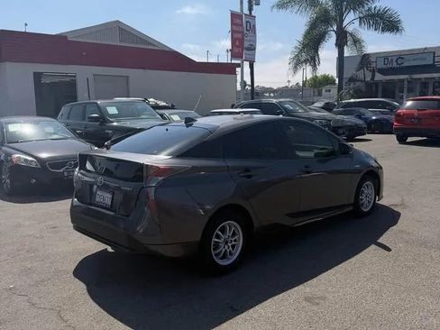 Used 2017 Toyota Prius Two image 4