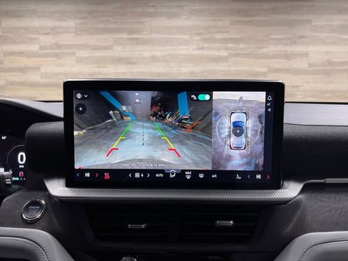 Used 2025 Ford Explorer Platinum w/ Ultimate Package image 12