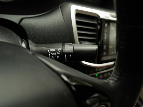 Used 2016 Honda Accord EX-L image 25