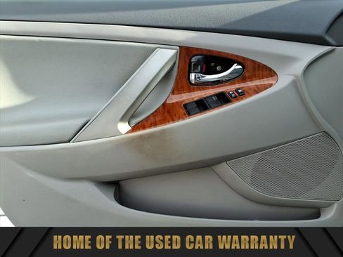 Used 2009 Toyota Camry SE image 12