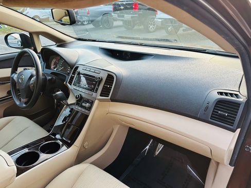 Used 2010 Toyota Venza FWD 4CYL image 21