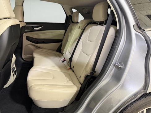 Used 2021 Ford Edge Titanium FWD image 12