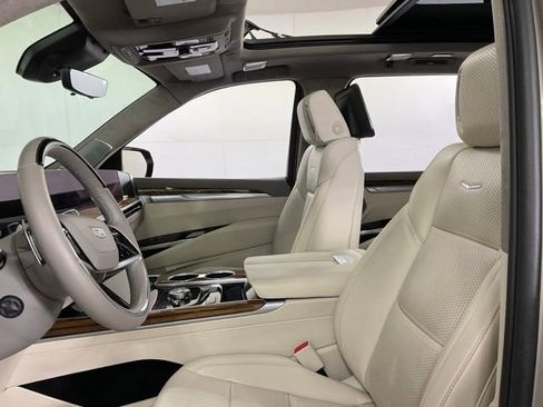 Used 2025 Cadillac Escalade ESV Sport Platinum image 27