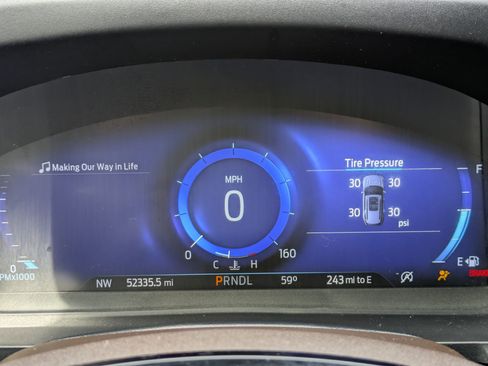 Used 2022 Ford Explorer King Ranch w/ Premium Technology Package image 15