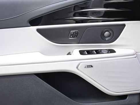 New 2026 Lincoln Nautilus Reserve w/ Jet Appearance Package image 22