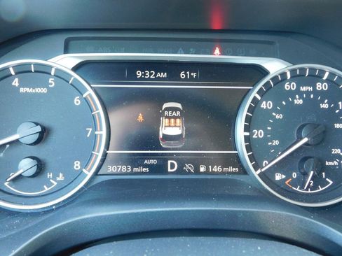Used 2025 Nissan Rogue SV image 11