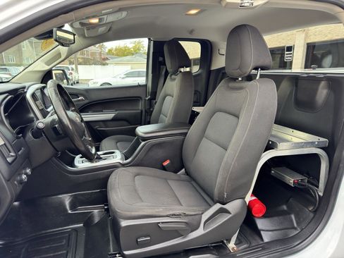 Used 2022 Chevrolet Colorado LT w/ Fleet Safety Package image 19