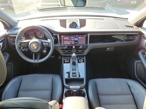 Certified 2025 Porsche Macan Turbo image 20