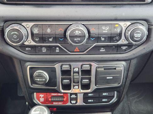 Used 2024 Jeep Gladiator Rubicon w/ Convenience Group image 21