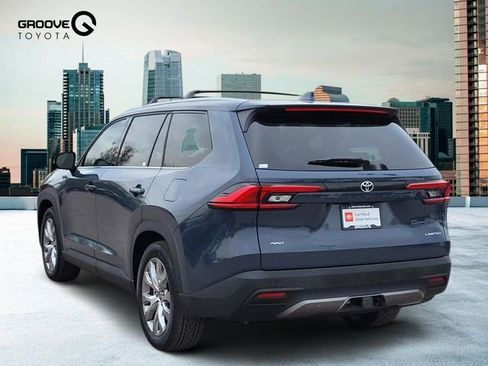 Used 2024 Toyota Grand Highlander AWD image 3