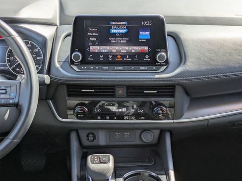 Used 2025 Nissan Rogue SV FWD image 20