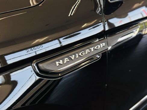 Used 2024 Lincoln Navigator Reserve AWD/4WD image 16