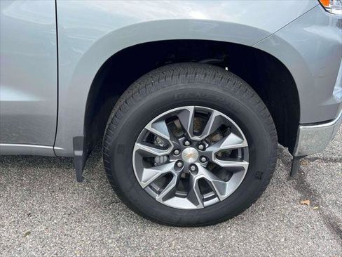 Used 2025 Chevrolet Silverado 1500 LT image 10