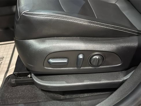 Used 2022 GMC Terrain SLT w/ Tech Package image 24