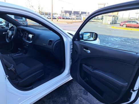 Used 2023 Dodge Charger SXT w/ Blacktop Package image 17