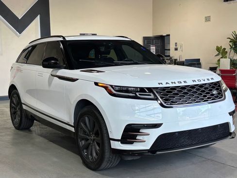 Used 2018 Land Rover Range Rover Velar R-Dynamic SE image 2