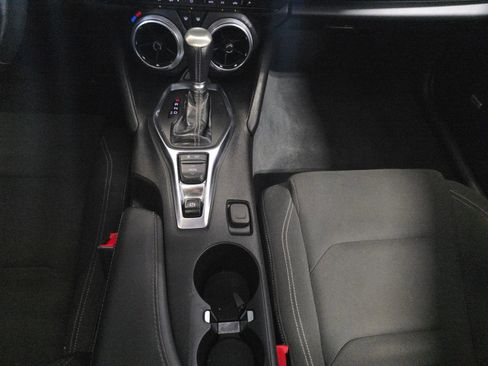 Used 2022 Chevrolet Camaro LT w/ Technology Package image 17