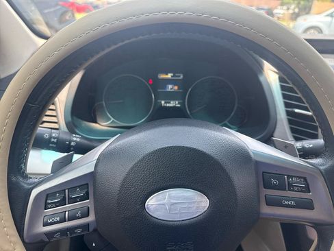Used 2013 Subaru Outback 3.6R Limited w/ Moonroof Pkg AWD/4WD image 27