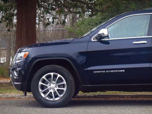 Used 2015 Jeep Grand Cherokee Limited w/ Trailer Tow Group IV image 27