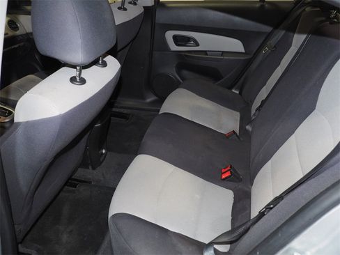 Used 2015 Chevrolet Cruze LS image 8