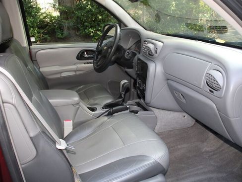 Used 2005 Chevrolet TrailBlazer LS w/ LS Preferred Equipment Group AWD/4WD image 13